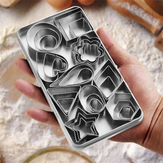 Mini Stainless Steel Mould Heart Star Flower Geometric Shape Cookie Cutters 30Pcs/Box Kitchen Fondant Biscuit Pastry Bakeware