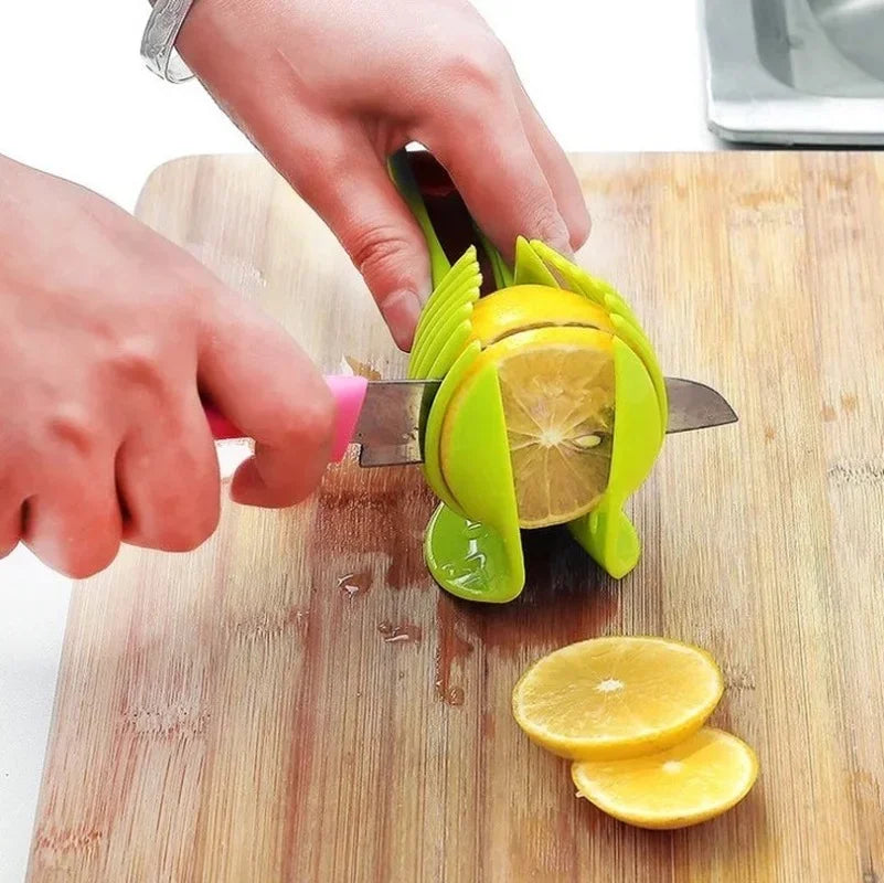 1pc Tomato Slicer Fruits Cutter Stand Utensilios De Cozinha Assistant Lounged Tomato Lemon Shreadders Slicer Random Color