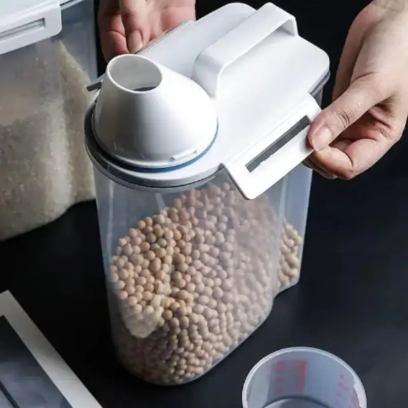 2.5L Four Button Sealed Household Rice Bucket Moisture proof Sealed Storage Canned Rice, Grains and Coarse Grains Storage Box