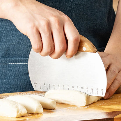 Stainless Steel Pastry Cutter & Dough Scraper with Scale – Noodle Knife & Cake Scraper Baking Tool (1/3 Pcs)